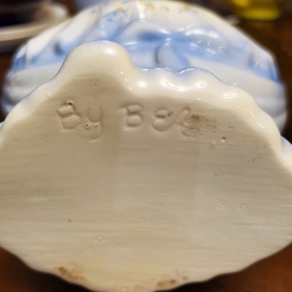 Porcelain Vase - Picture 2 of 3